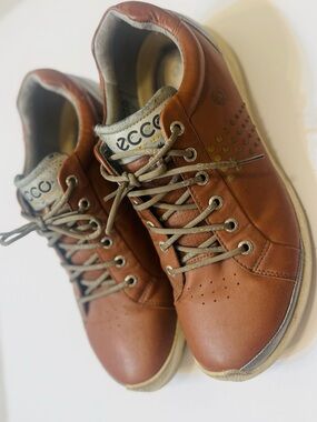 Ecco Men's Tan Leather Lace-Up Sneakers